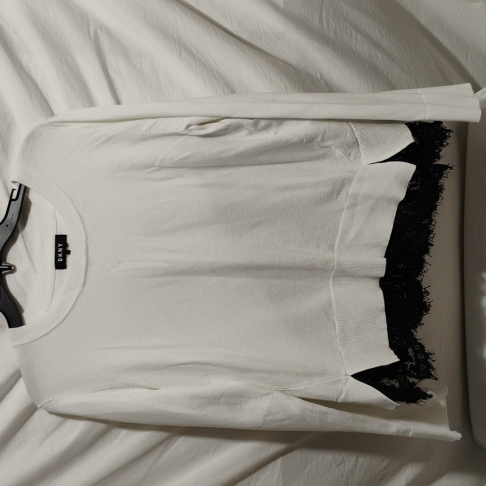(BX13) SALE! DKNY Fall Sweater W Lace Bottom Sz.L Worn Once